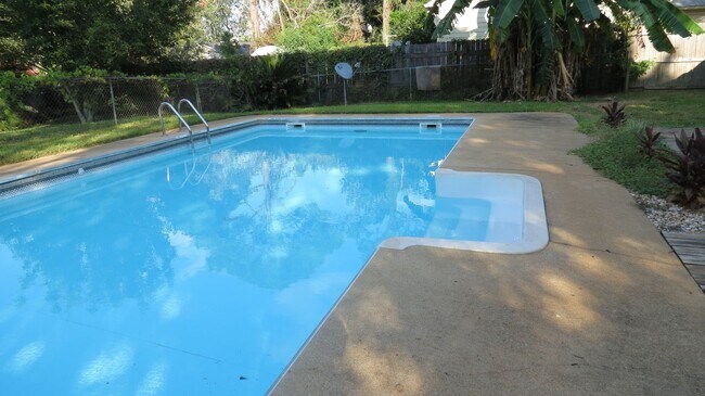 Foto del edificio - Pool Home in Killearn Acres