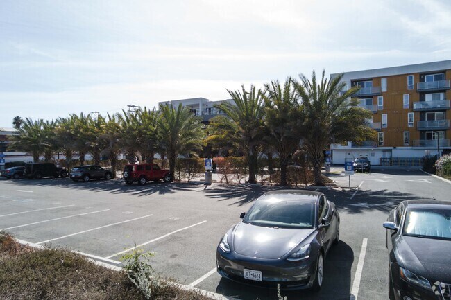 Noviembre de 2022 - The Santa Monica Collection - 1430 Lincoln
