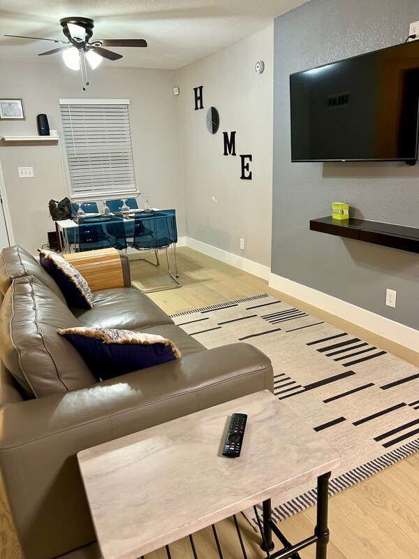 Foto del edificio - 2216 Pine St