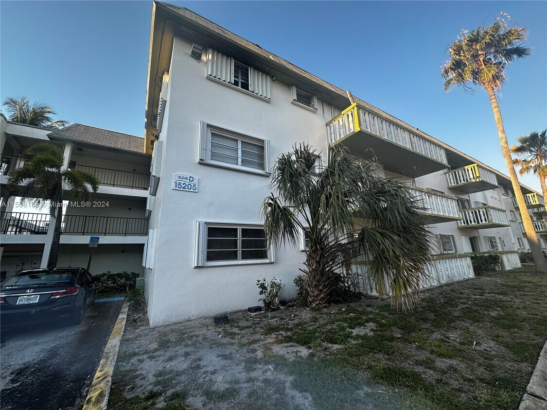 Primary Photo - 15205 NE 6th Ave