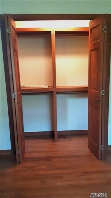 Foto del edificio - 221 Bayview Ave