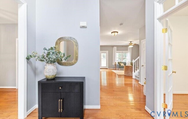 Building Photo - 1937 Bantry Dr