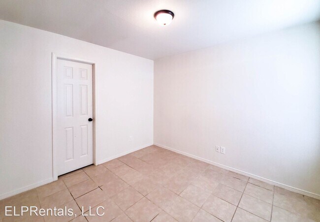 Building Photo - 3817 Moonlight Ave