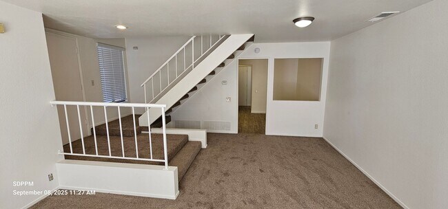 Building Photo - EL CAJON - Nice 3 Bedroom 2.5 Bath Townhou...