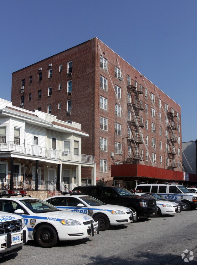 Foto principal - 1830 Brooklyn Ave