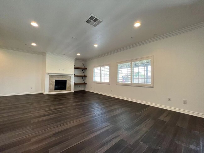 Building Photo - 4 Bedroom home for leasing in Eastvale