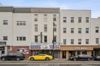 Building Photo - 570 Newark Ave