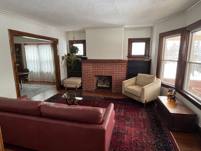 Building Photo - 1265 W Clifton Blvd