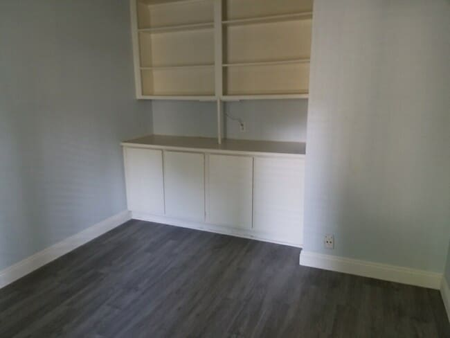 Den/Bonus room/Office with ample storage - 436 Fairview Ave