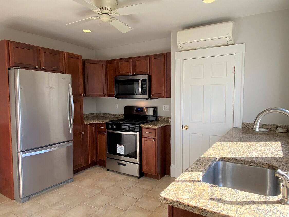 Kitchen - 25 Loring St