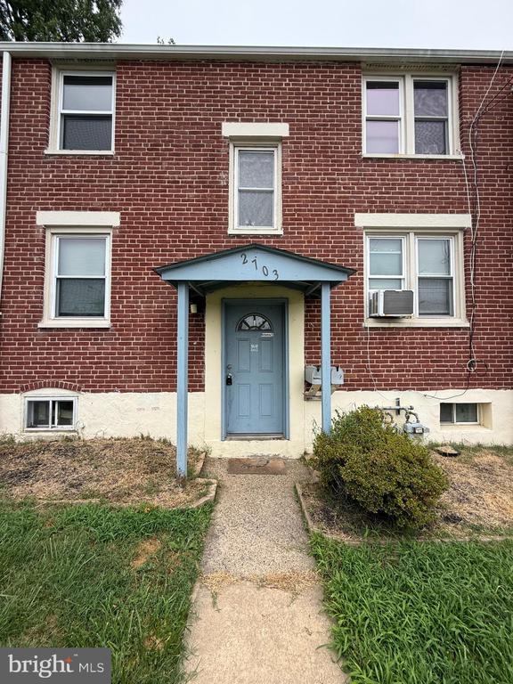 Primary Photo - 2703 W 4th St