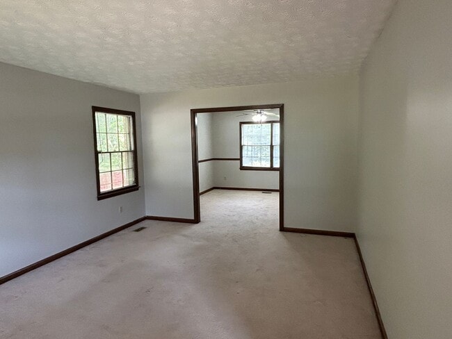 Building Photo - 504 Stoneybrook Drive