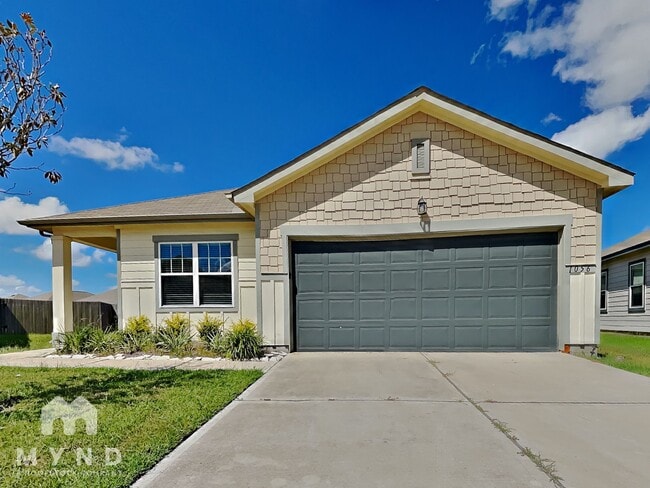 Building Photo - 1056 Banyon Tree Ln