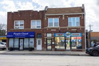 Building Photo - 6712 N Clark St