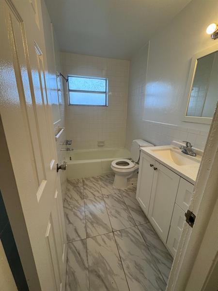 Primary Photo - 5831 SW 36th Ct