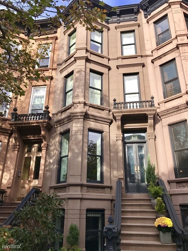 Primary Photo - 131 Saint Johns Pl