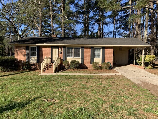 Building Photo - 1104 Aversboro Rd
