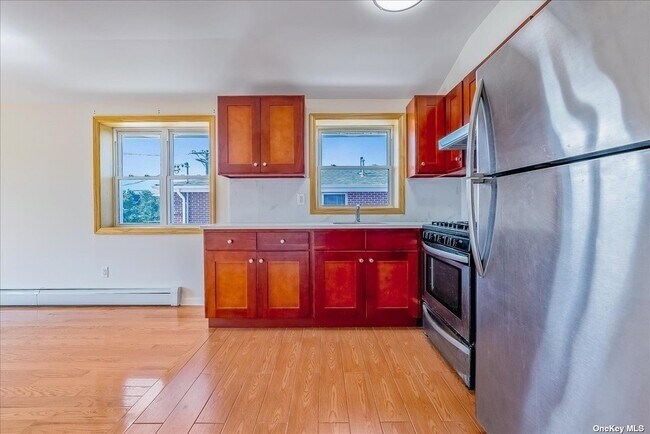 Foto del edificio - 220-9 64th Ave