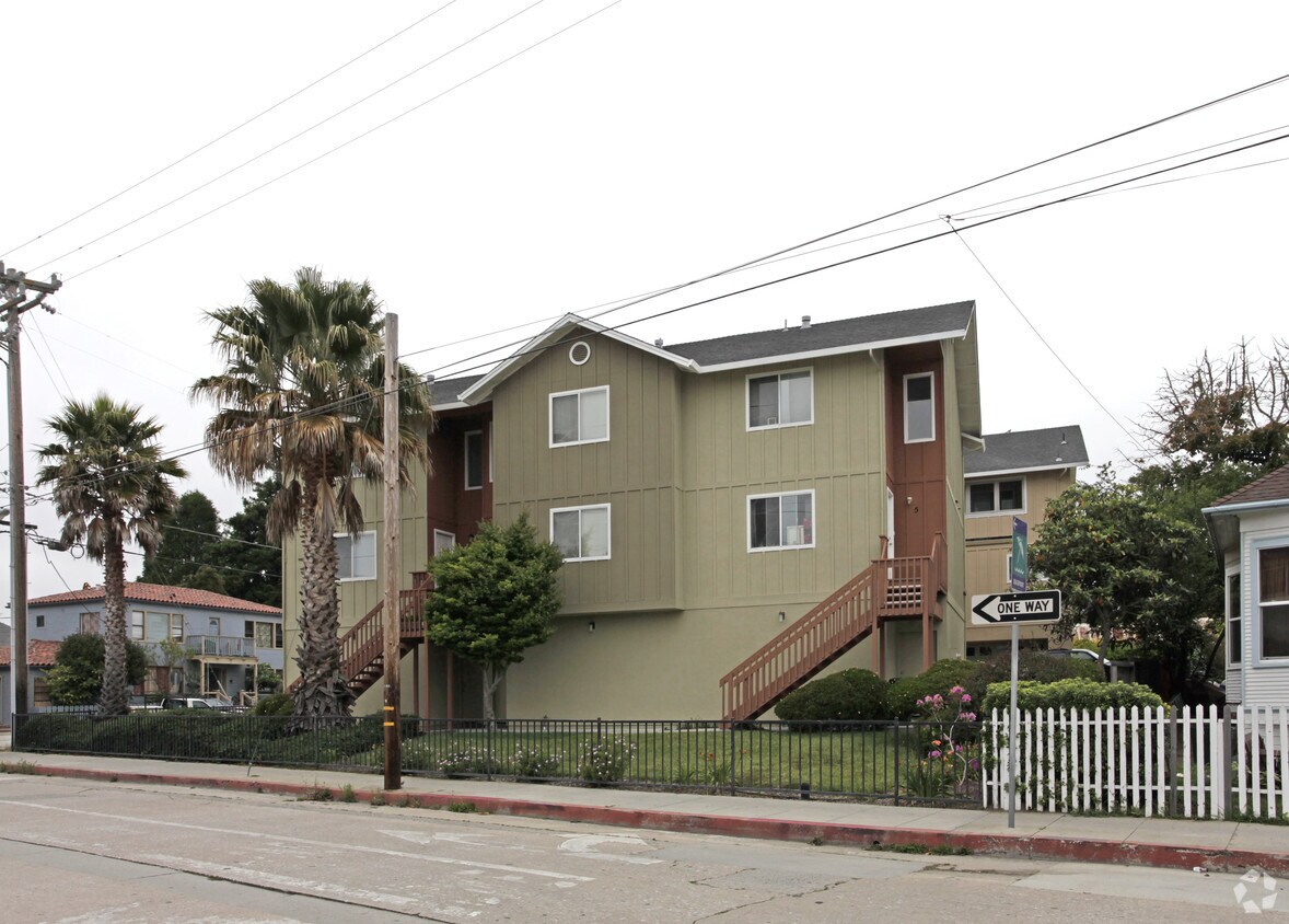 Building Photo - 106 Campbell St