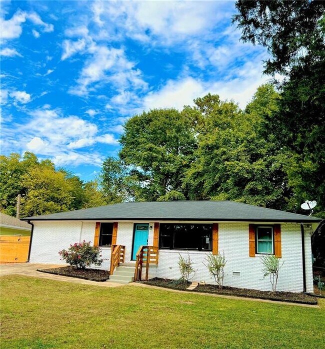 Foto del edificio - 695 Kennesaw Dr