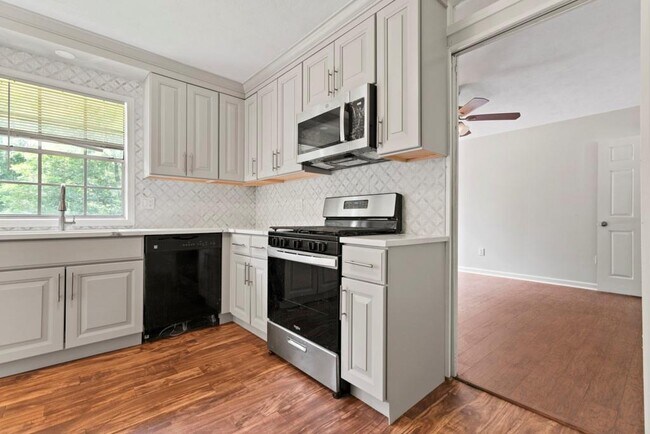 Building Photo - 1492 Tanglewood Way NW