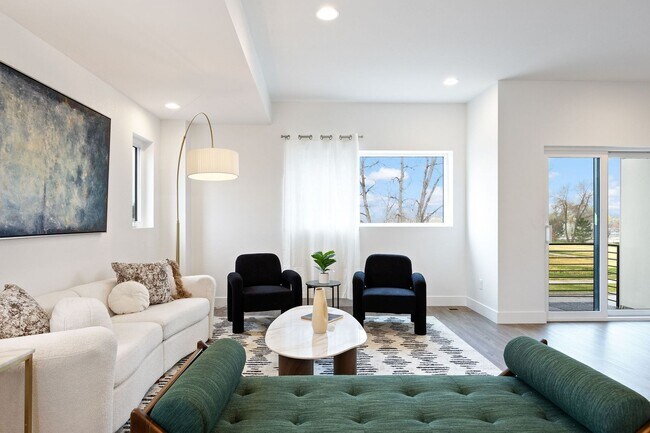Foto del edificio - New 2BD, 3BA Arvada Townhome with Bonus Flex Room