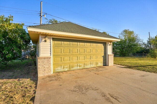 Foto del edificio - 5913 SE 8th St