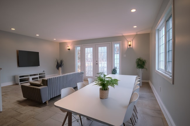 Building Photo - Furnished Private Room with Private washroom for Rent – All-Inclusive – Near Downtown Ottawa - He...