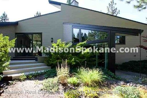Building Photo - 2017 E Rockwood Blvd