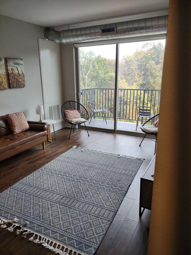 Foto del edificio - 4415 Lincoln Way