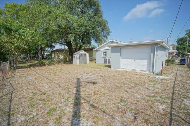 Foto del edificio - 1116 W Nassau St