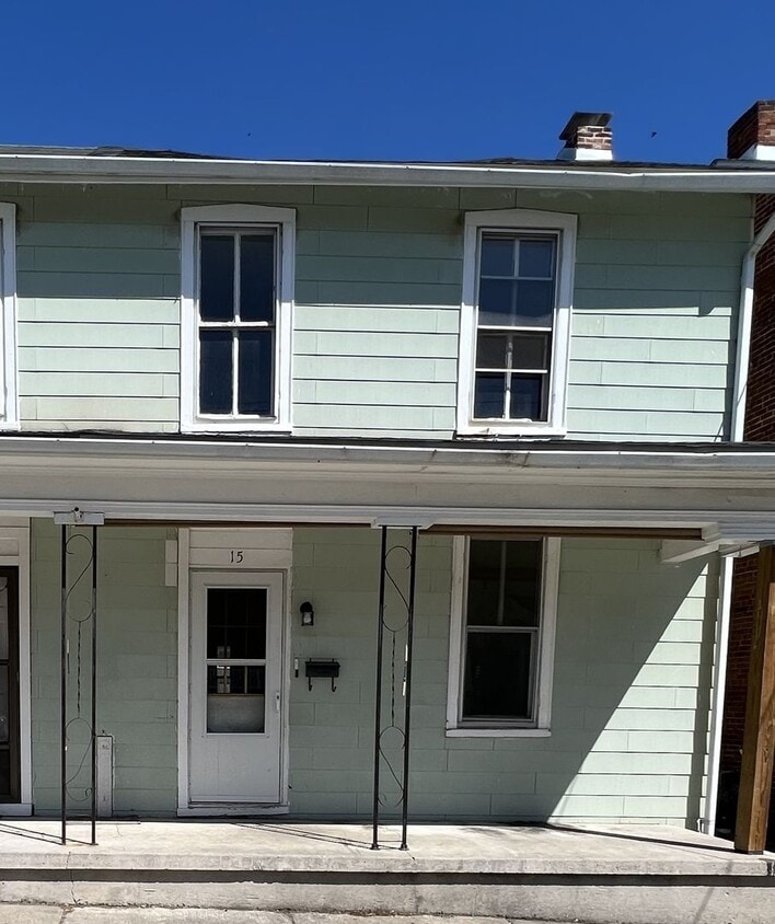 Primary Photo - Coming Soon! Cozy 3 Bedroom, 1 Bath Home I...