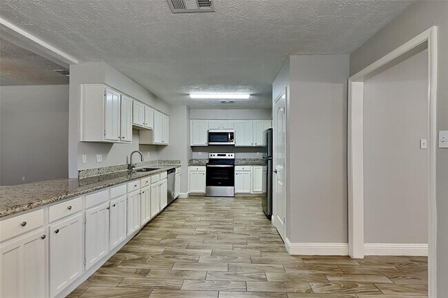 Foto del edificio - 19902 Pinefield Ct