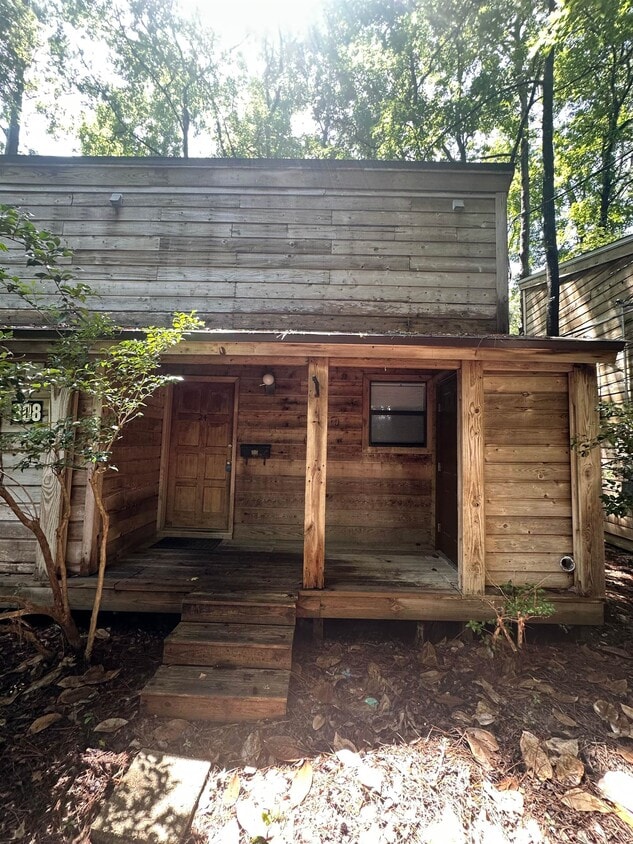 Primary Photo - 308 Wood Grove Ct