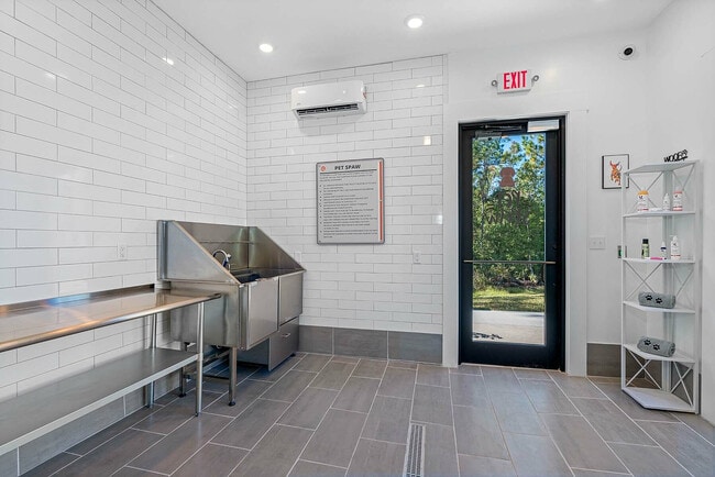 Pet Spa 1 - Pointe Grand Champions Village