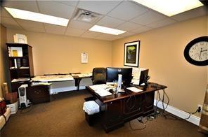 Building Photo - 927 PA-910