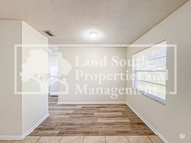 Foto del edificio - 730 Bebo Ln