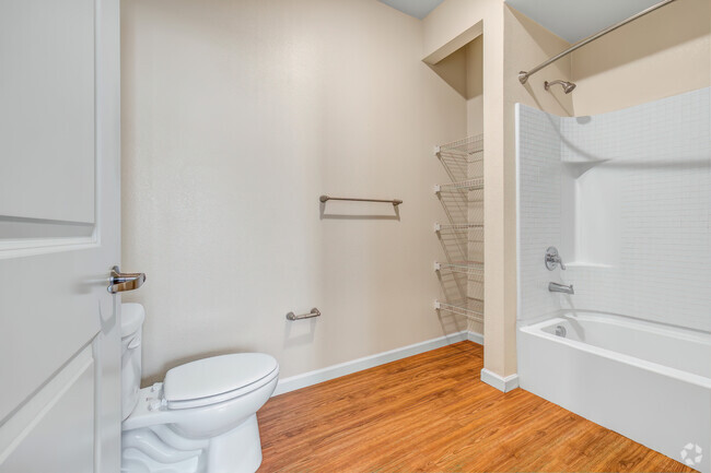 Baño dos - Brubeck Commons at University of the Pacific