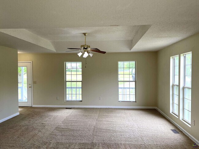 Foto del edificio - 164 Lonnie Bryant Rd