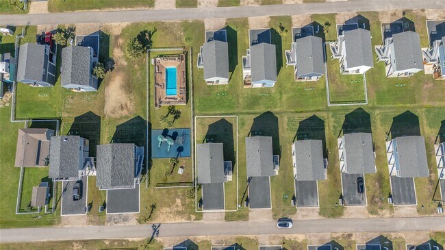 Building Photo - 1079 Cedar Ln