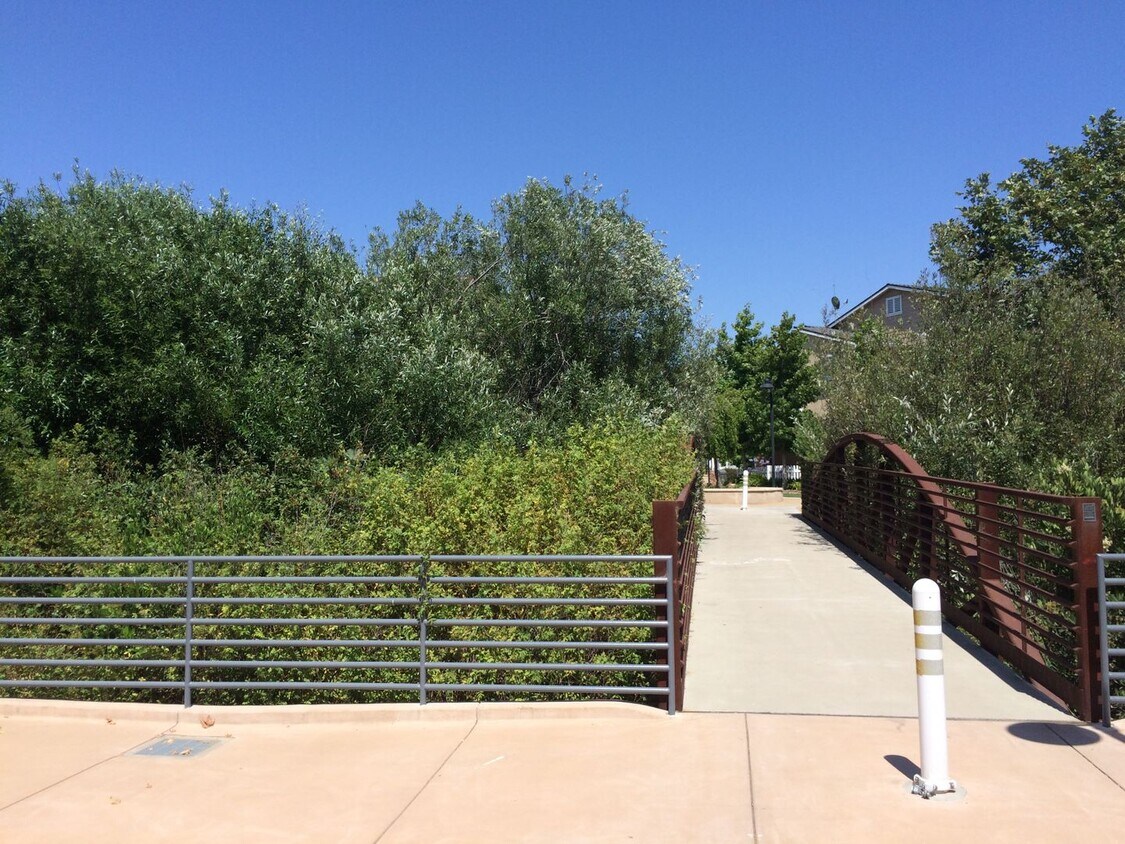 Foto principal - Spacious 2 Bedroom 2 Bath Home