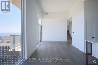 Building Photo - 270-1270 Dufferin St