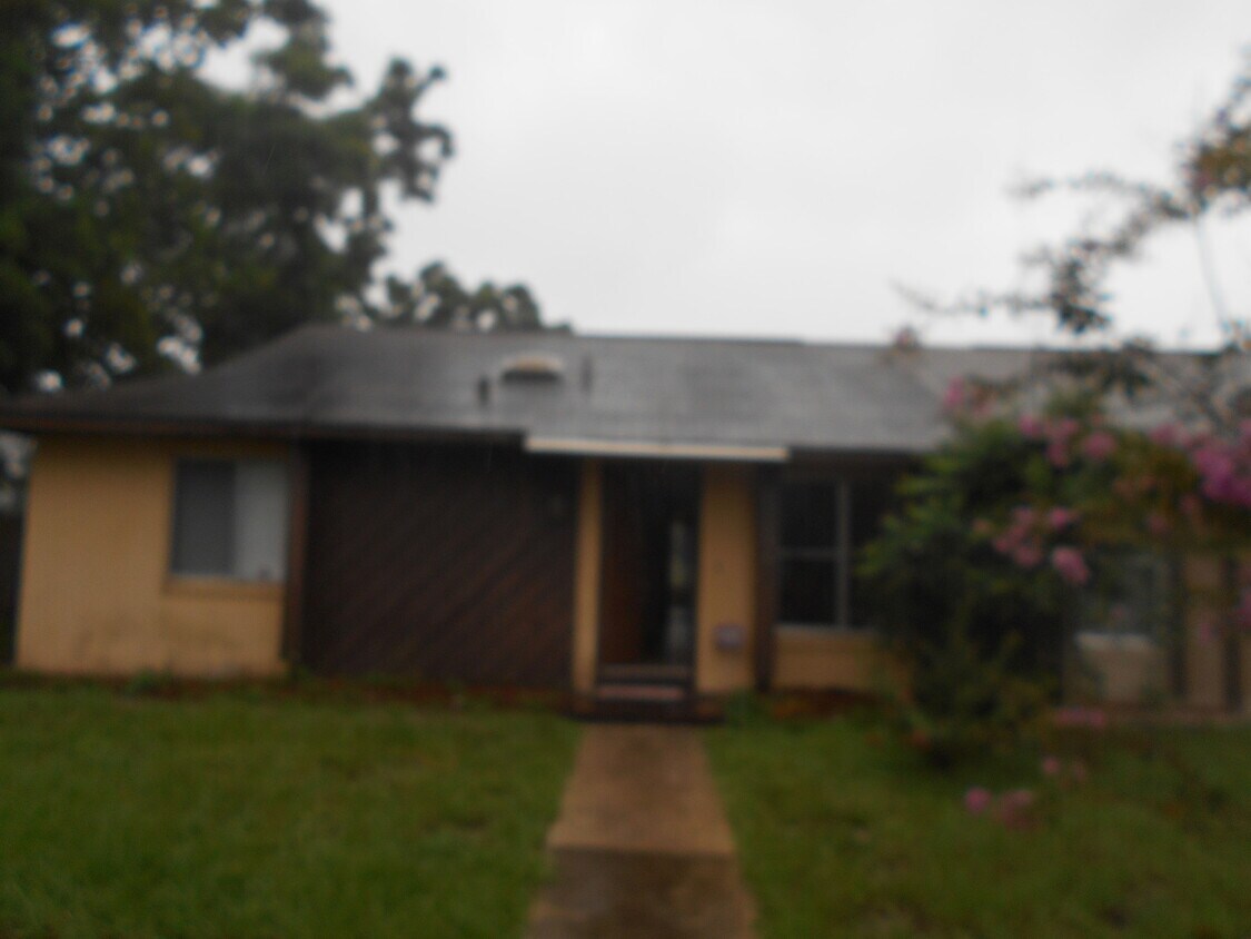 Primary Photo - UCF Duplex