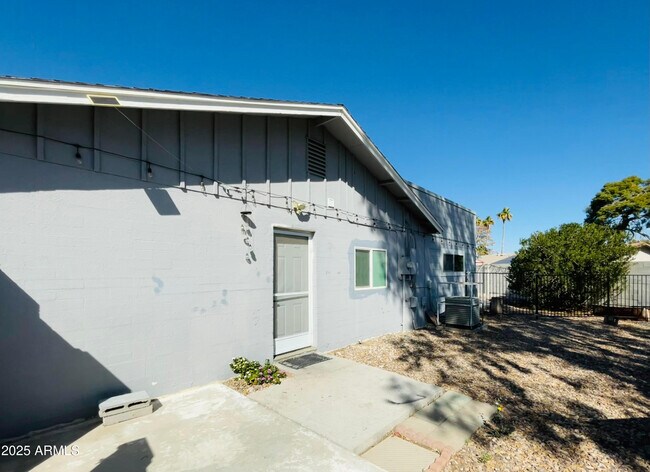 Foto del edificio - 3720 W Mauna Loa Ln