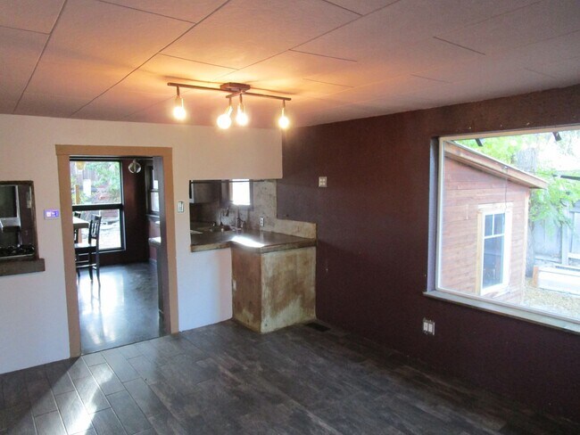 Foto del edificio - Custom 3 Bedroom Home Near Ochoco Creek Pa...