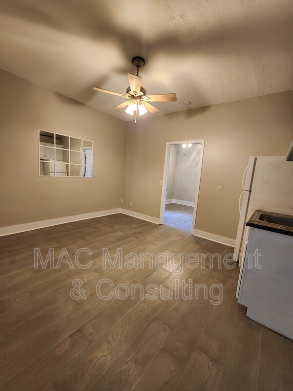 Building Photo - 1325 Virginia Ave