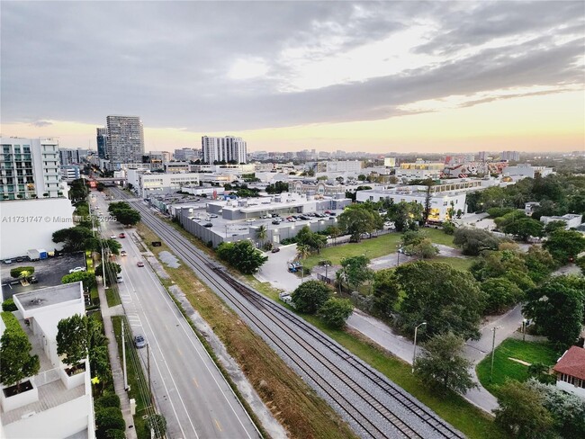 Foto del edificio - 4250 Biscayne Blvd