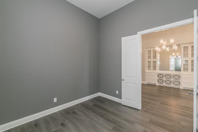Foto del edificio - 6320 Whitebrush Pl