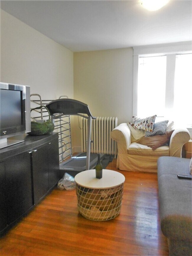 Foto del edificio - 3-bed + office Brookline closest to BU