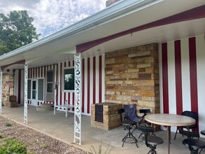 Building Photo - 1310 E Matlock Rd